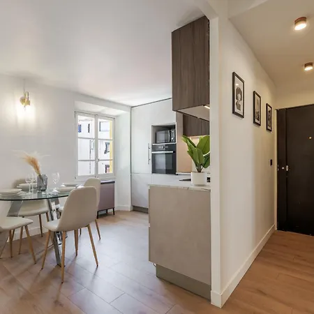 Bright 3 Close To Place Massena Apartment *
