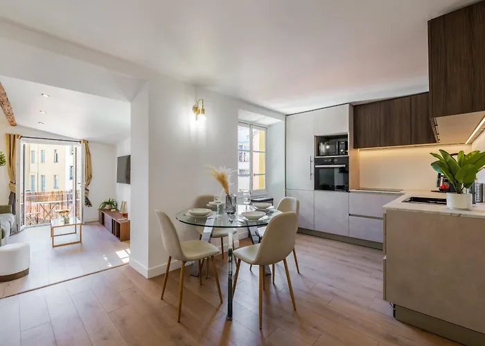 Bright 3 Close To Place Massena Διαμέρισμα *