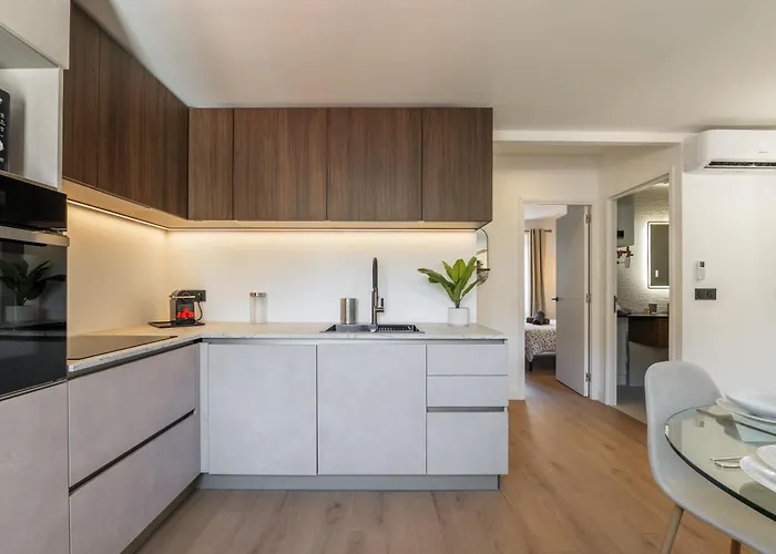 Bright 3 Close To Place Massena