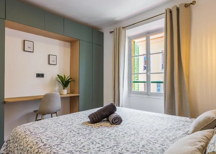 Bright 3 Close To Place Massena * Νίκαια